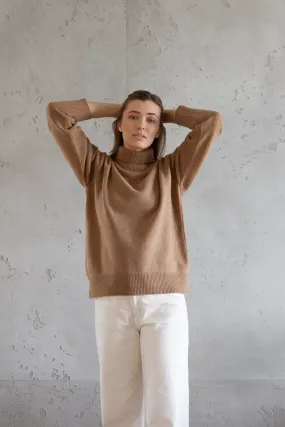 Cosy Classic Oversized Wool Turtleneck - Camel