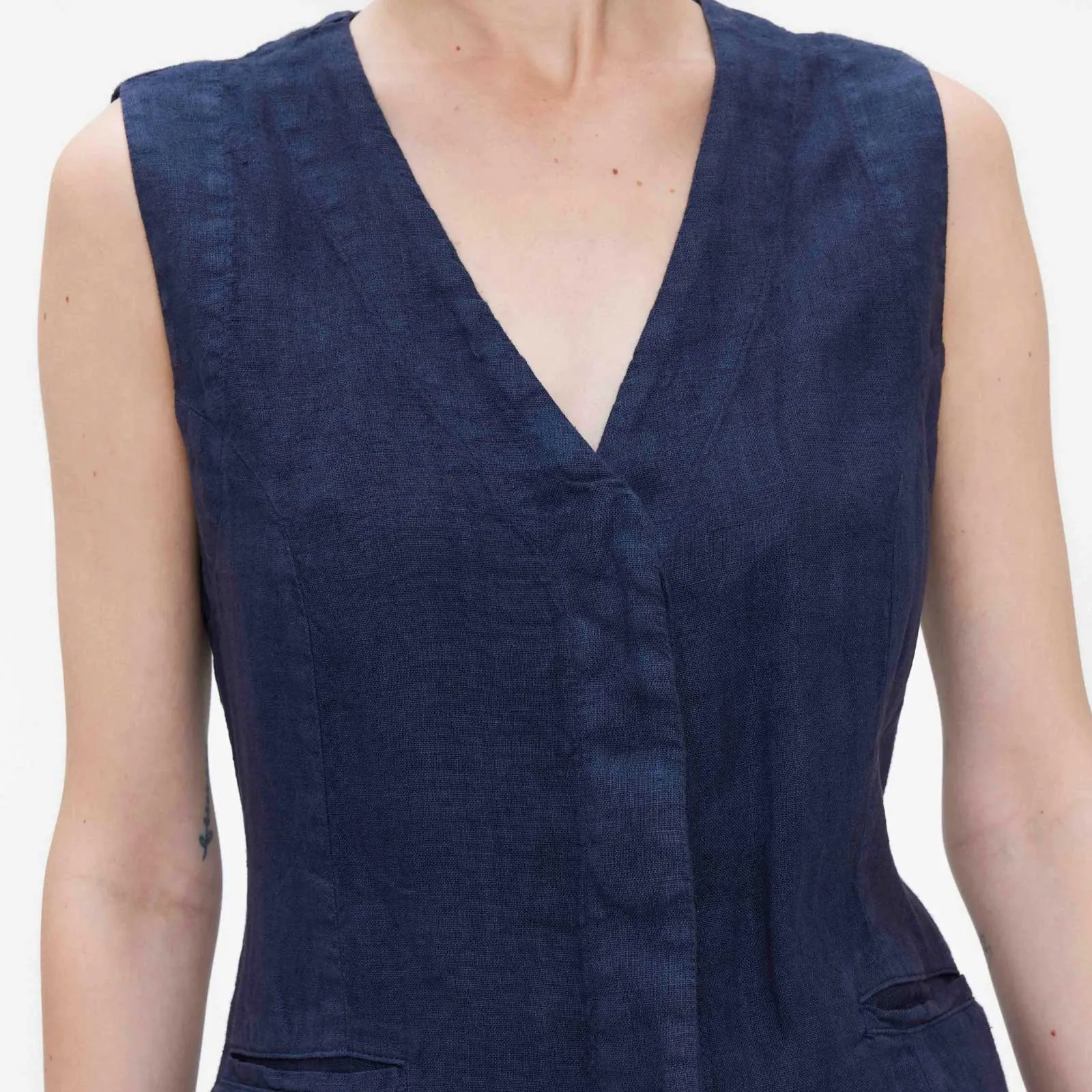 Juni Vest navy