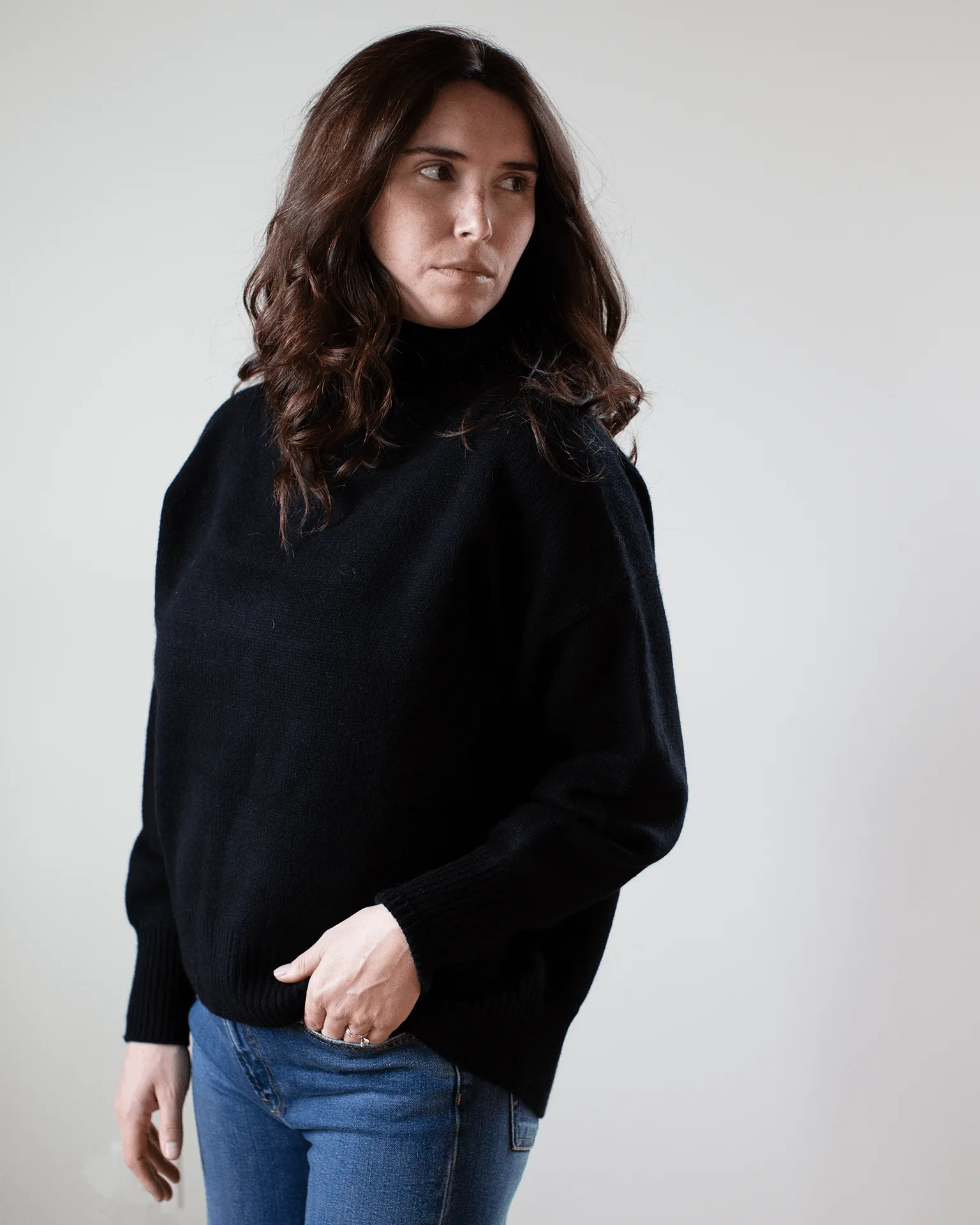 Ray Roll Neck in Black