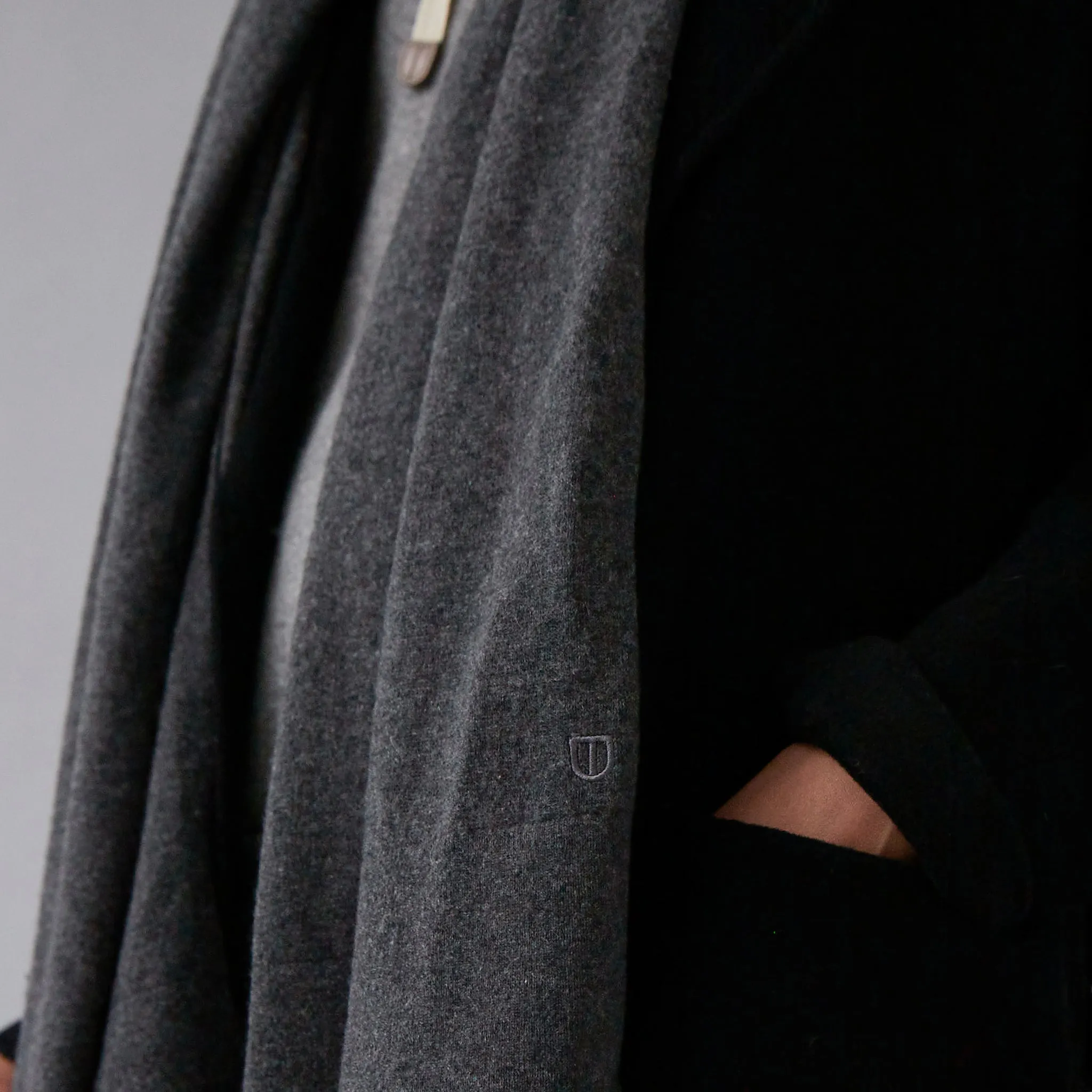 The Uniform Cashmere Oversized Scarf - Navy